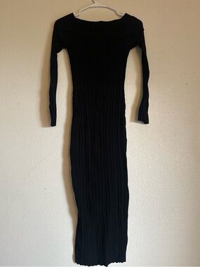 H&M Black Off-Shoulder Ribbed Maxi Dress